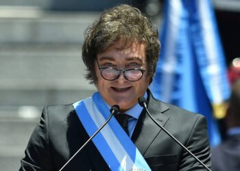 El gobierno busca un acuerdo urgente con sus aliados ante desafíos judiciales